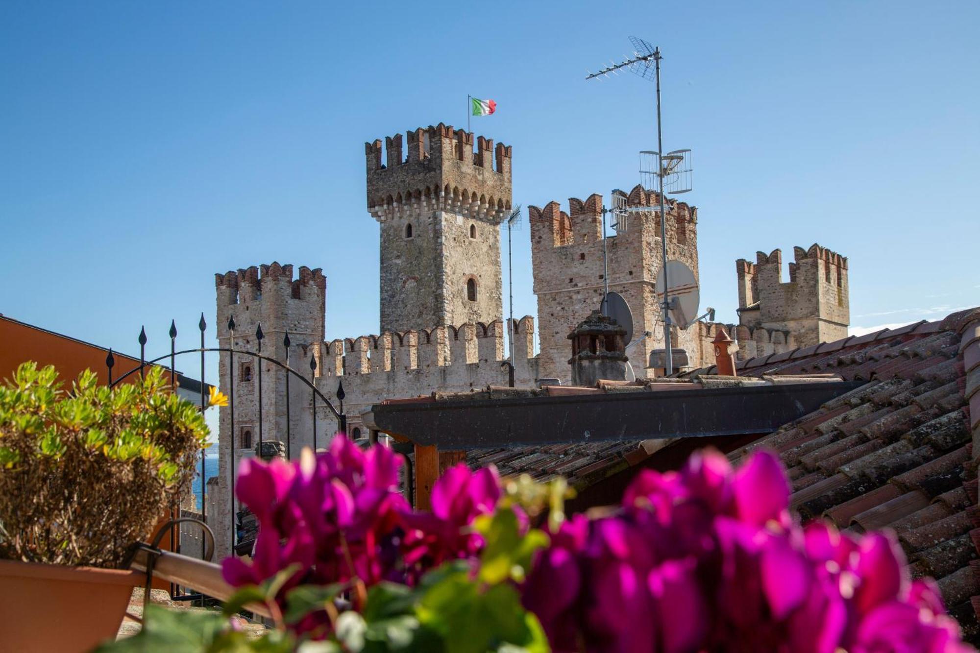 Apartamento Sirmione4U - Domus By The Castle Exterior foto