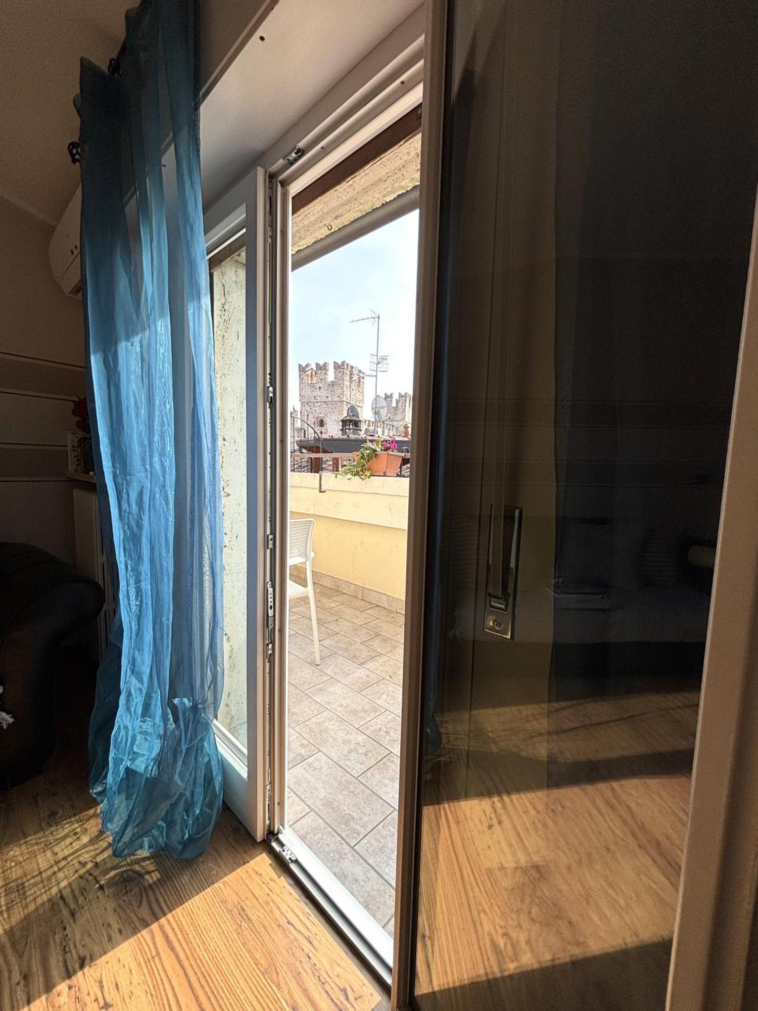 Apartamento Sirmione4U - Domus By The Castle Exterior foto